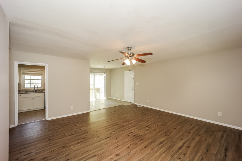 0/Mo, 891 Kennesaw Dr Forest Park, GA 30297 Living Room View