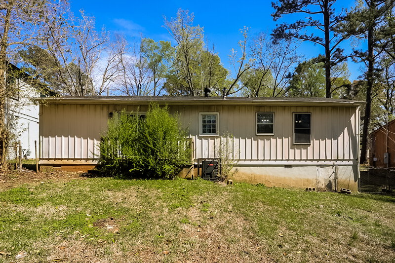 0/Mo, 891 Kennesaw Dr Forest Park, GA 30297 Rear View