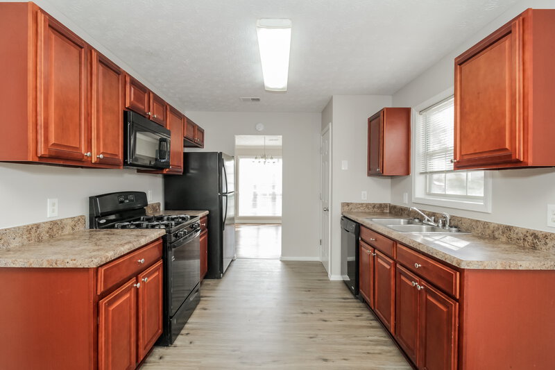3,130/Mo, 2526 Riverwood Spg Ellenwood, GA 30294 Kitchen View