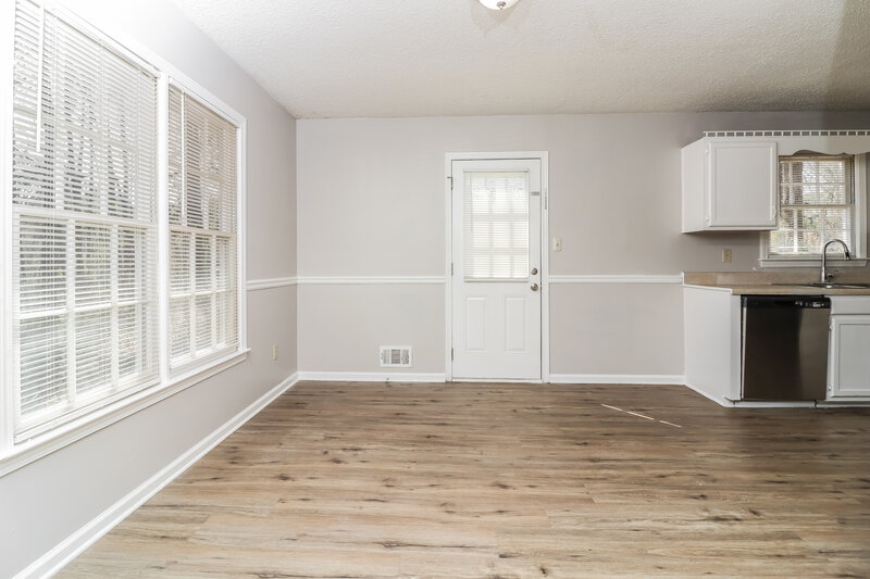 1,760/Mo, 550 Austin Bridge Rd Douglasville, GA 30134 Dining Room View