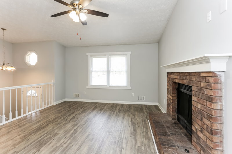 1,760/Mo, 308 Winchester Ct Ellenwood, GA 30294 Living Room View