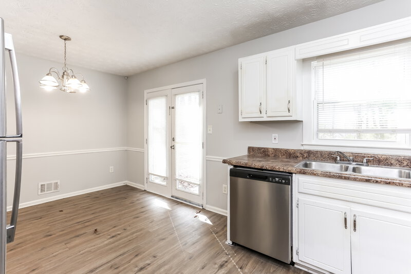 1,760/Mo, 308 Winchester Ct Ellenwood, GA 30294 Kitchen View 3