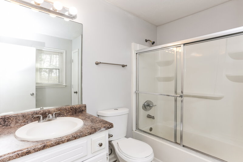 1,760/Mo, 308 Winchester Ct Ellenwood, GA 30294 Bathroom View 2