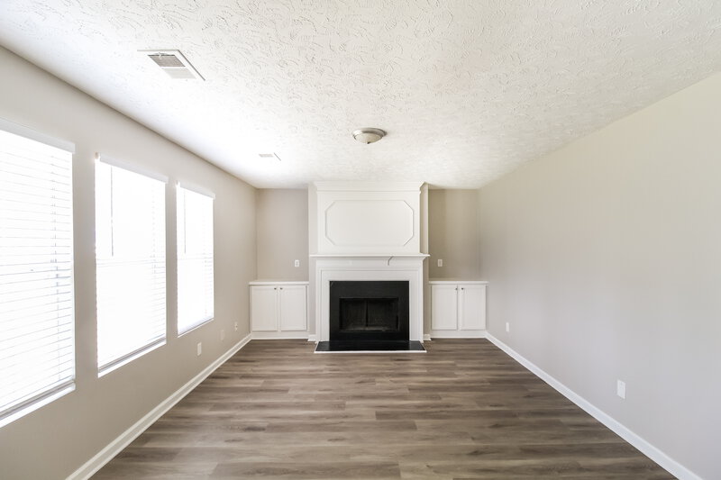 2,505/Mo, 6583 Carriage Ln Stone Mountain, GA 30087 Living Room View