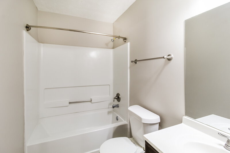 2,505/Mo, 6583 Carriage Ln Stone Mountain, GA 30087 Bathroom View