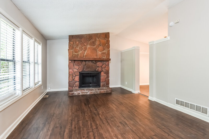 2,095/Mo, 1009 Hicksmil Dr Sw Marietta, GA 30060 Living Room View