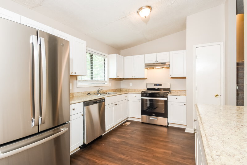 2,095/Mo, 1009 Hicksmil Dr Sw Marietta, GA 30060 Kitchen View