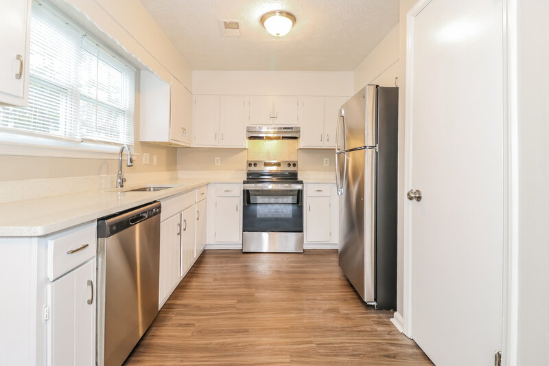 2,075/Mo, 1270 BRAYS MILL Trace Lawrenceville, GA 30044 Kitchen View