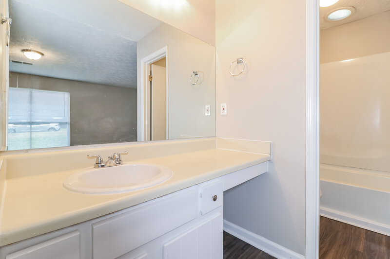 2,075/Mo, 1270 BRAYS MILL Trace Lawrenceville, GA 30044 Main Bathroom View