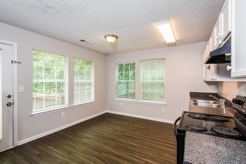 1,955/Mo, 7957 Lakewind Ct Douglasville, GA 30134 Kitchen View