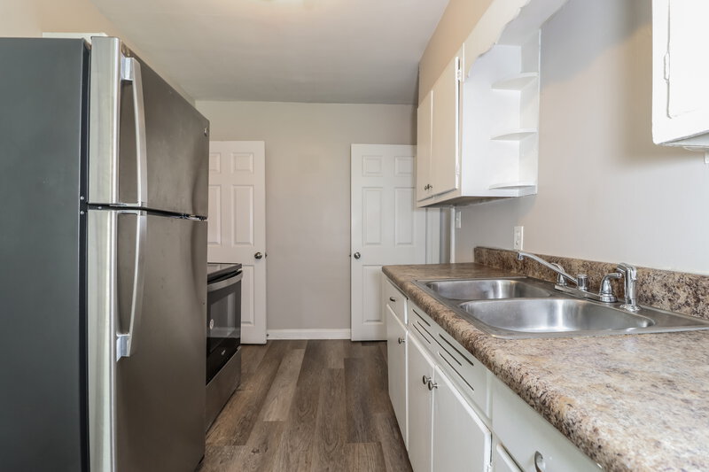 1,570/Mo, 1255 SKYHAVEN Road SE Atlanta, GA 30316 Kitchen View 2