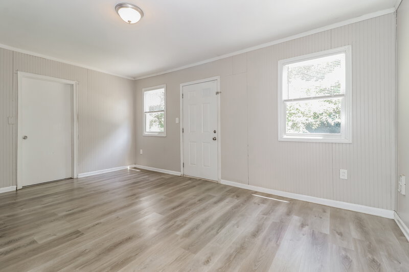 1,570/Mo, 1255 SKYHAVEN Road SE Atlanta, GA 30316 Family Room View 2