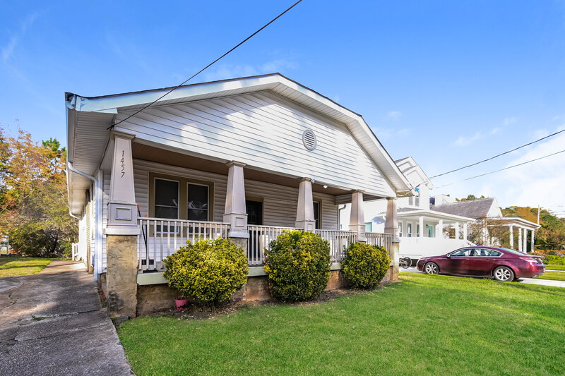 2,120/Mo, 1457 WADLEY Avenue Atlanta, GA 30344 Front View