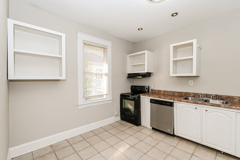 2,120/Mo, 1457 WADLEY Avenue Atlanta, GA 30344 Kitchen View