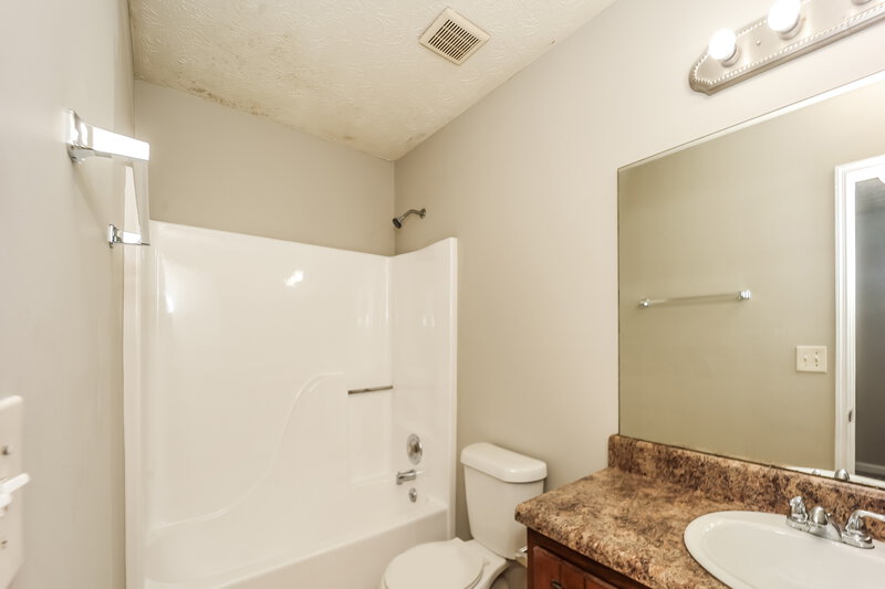 1,490/Mo, 2068 Sitser Ln Atlanta, GA 30349 Main Bathroom View