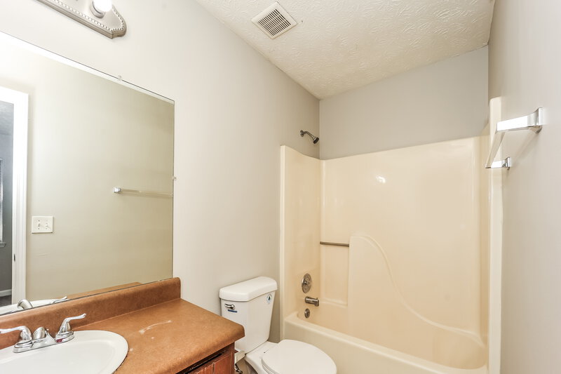 1,490/Mo, 2068 Sitser Ln Atlanta, GA 30349 Bathroom View