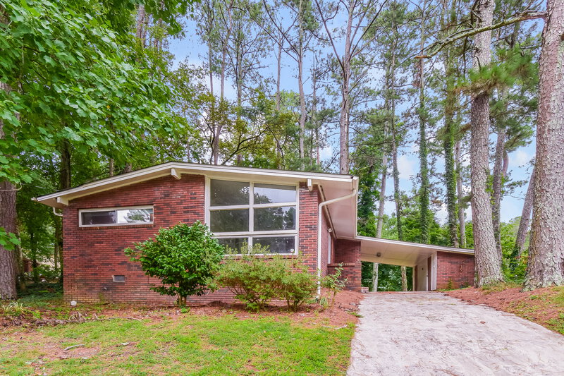 0/Mo, 201 LYDIA DR Atlanta, GA 30315 Front View