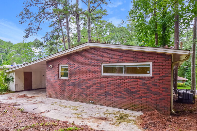 0/Mo, 201 LYDIA DR Atlanta, GA 30315 Rear View