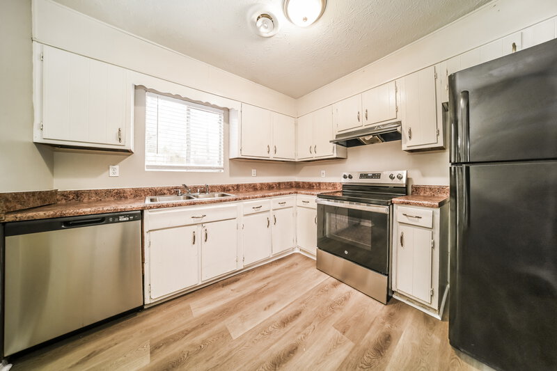 1,830/Mo, 2232 DORAL Court Atlanta, GA 30331 Kitchen View