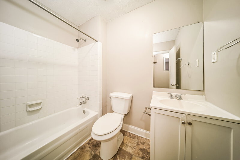 1,830/Mo, 2232 DORAL Court Atlanta, GA 30331 Bathroom View