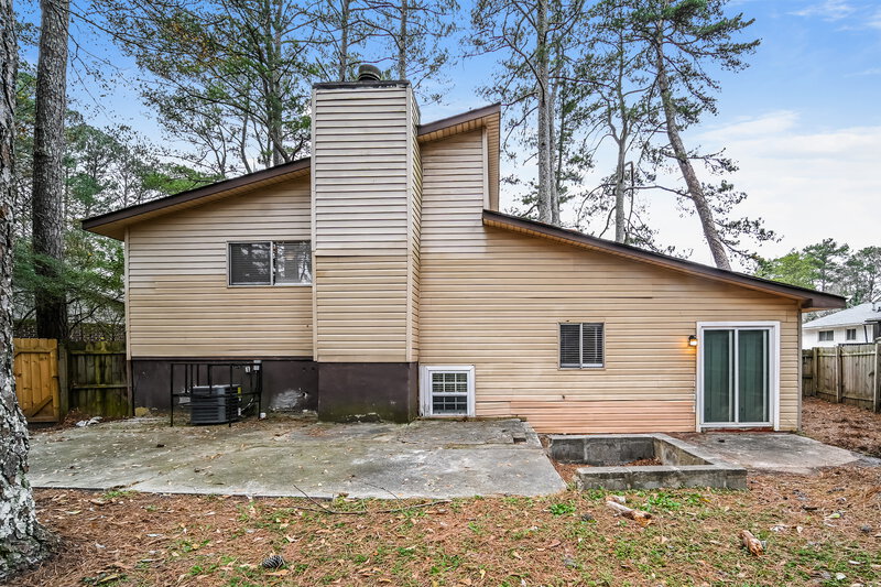 1,830/Mo, 2232 DORAL Court Atlanta, GA 30331 Rear View