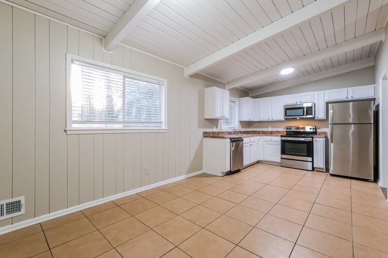 1,795/Mo, 2410 RIDGEWAY Drive Atlanta, GA 30360 Dining Room View 2