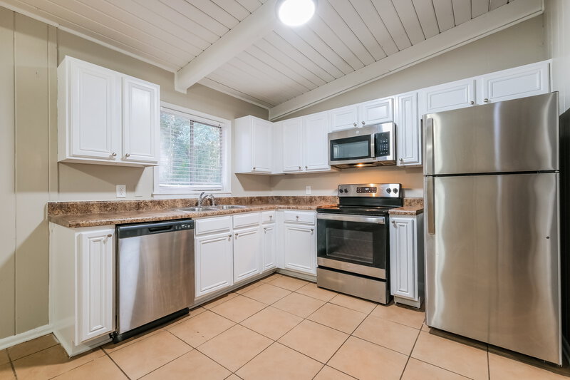 1,795/Mo, 2410 RIDGEWAY Drive Atlanta, GA 30360 Kitchen View