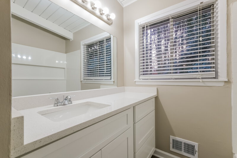 1,795/Mo, 2410 RIDGEWAY Drive Atlanta, GA 30360 Bathroom View