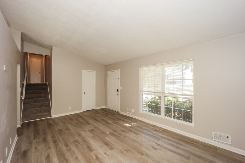 1,805/Mo, 2465 FAIRWAY Circle SW Atlanta, GA 30331 Living Room View 2