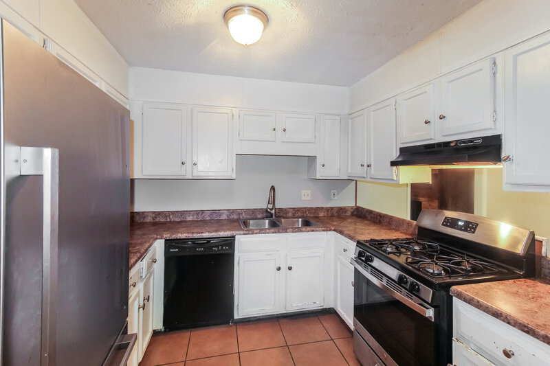 2,910/Mo, 2495 ZANE Drive Atlanta, GA 30331 Kitchen View