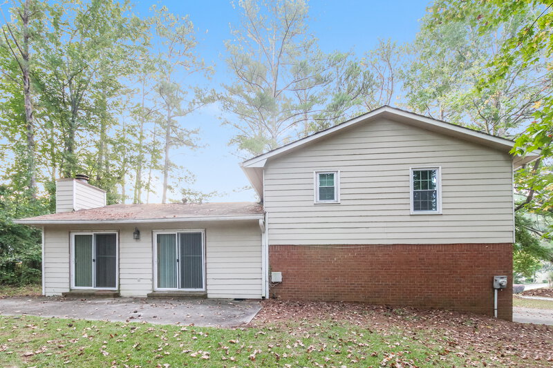 2,910/Mo, 2495 ZANE Drive Atlanta, GA 30331 Rear View