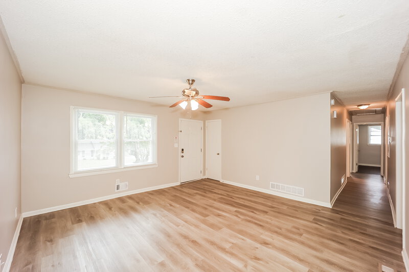 1,685/Mo, 2680 CARRIAGE Lane Atlanta, GA 30349 Living Room View 3