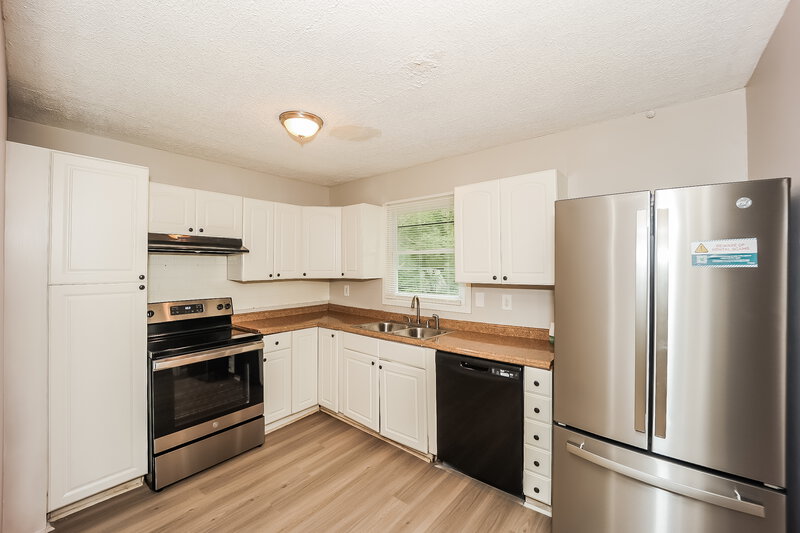 1,685/Mo, 2680 CARRIAGE Lane Atlanta, GA 30349 Kitchen View 2