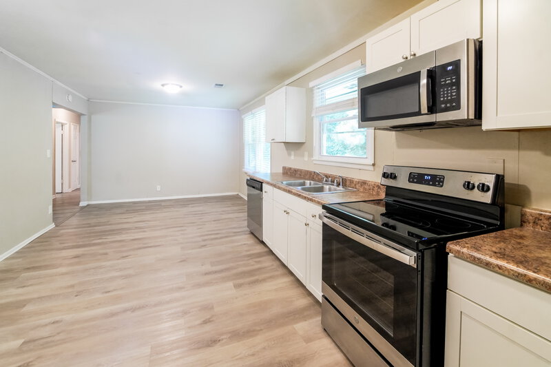 1,565/Mo, 2820 Foxlair Trail Atlanta, GA 30349 Kitchen View 2