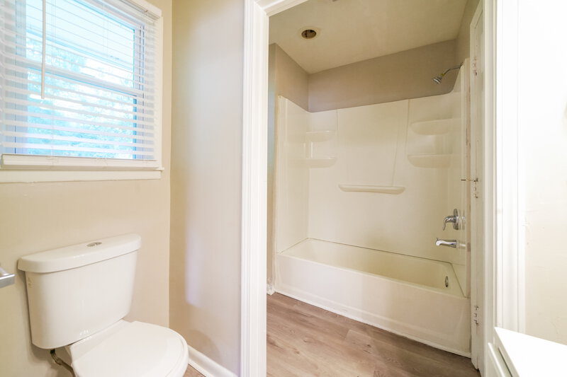 1,565/Mo, 2820 Foxlair Trail Atlanta, GA 30349 Main Bathroom View