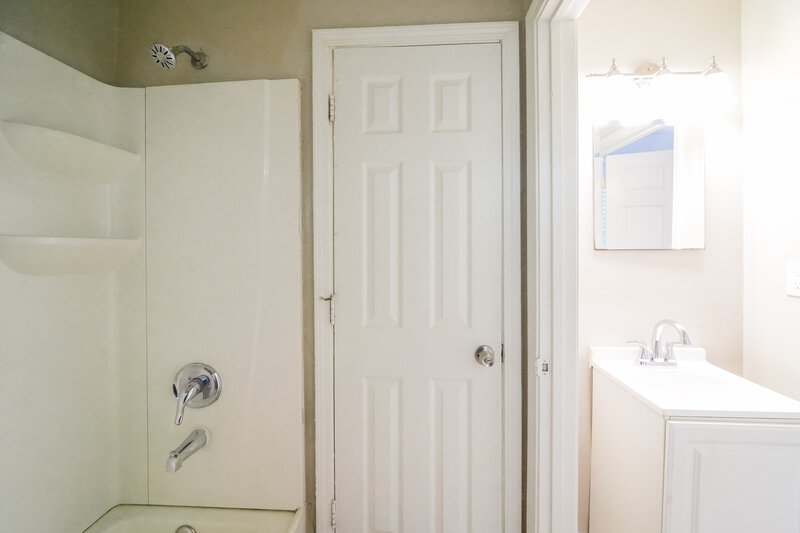 1,565/Mo, 2820 Foxlair Trail Atlanta, GA 30349 Bathroom View