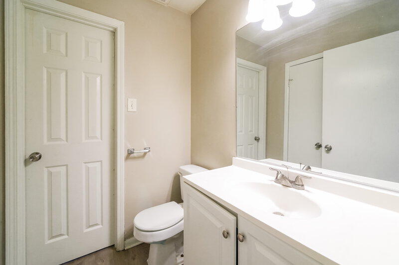 1,565/Mo, 2820 Foxlair Trail Atlanta, GA 30349 Bathroom View 2