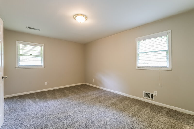 2,170/Mo, 2842 Zane Grey Dr SE Atlanta, GA 30316 Bedroom View