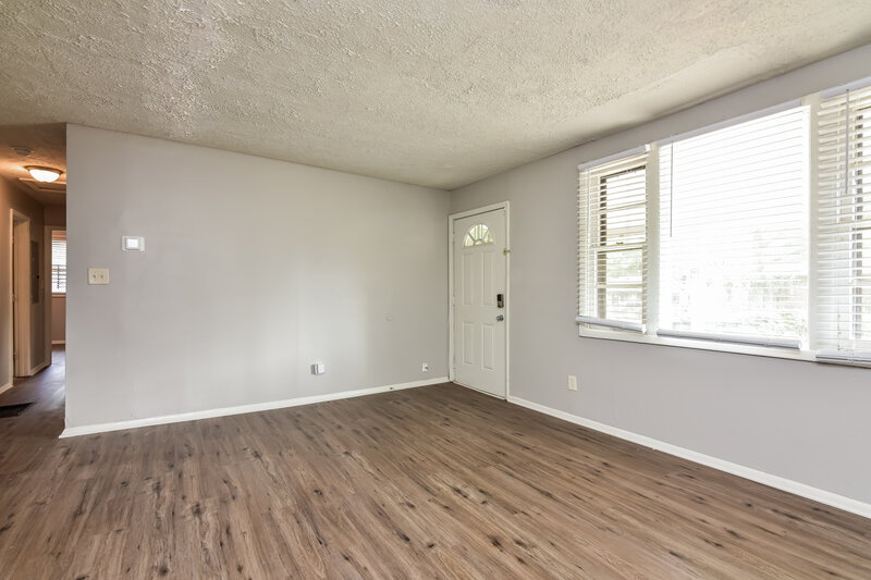 0/Mo, 3343 Renault Road SE Atlanta, GA 30354 Living Room View 2