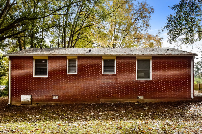 0/Mo, 3343 Renault Road SE Atlanta, GA 30354 Rear View