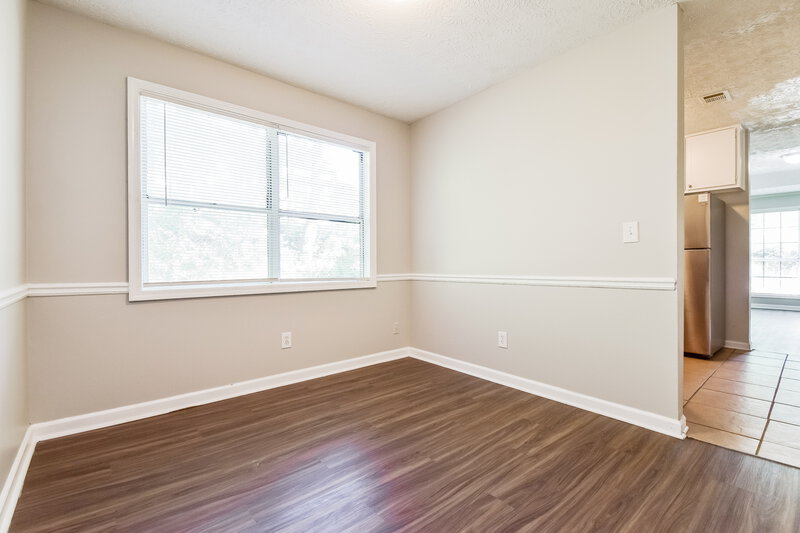 1,255/Mo, 5408 Glen Haven Dr Atlanta, GA 30349 Dining Room View