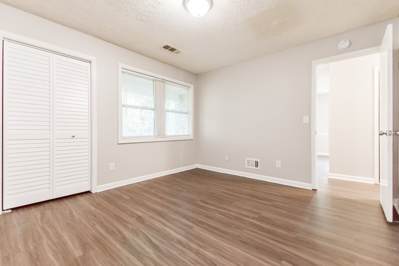 1,255/Mo, 5408 Glen Haven Dr Atlanta, GA 30349 Bedroom View 2