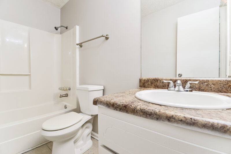 1,255/Mo, 5408 Glen Haven Dr Atlanta, GA 30349 Bathroom View
