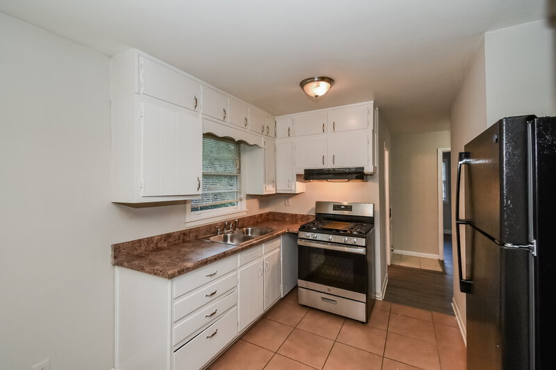0/Mo, 446 FEDORA Way Atlanta, GA 30331 Kitchen View 2