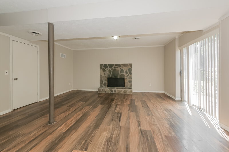 2,550/Mo, 4522 Doral Dr SW Atlanta, GA 30331 Living Room View