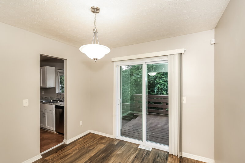 1,800/Mo, 4522 Doral Dr SW Atlanta, GA 30331 Dining Room View