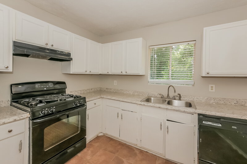 2,550/Mo, 4522 Doral Dr SW Atlanta, GA 30331 Kitchen View