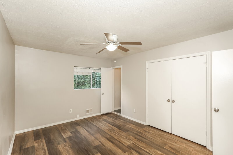 1,800/Mo, 4522 Doral Dr SW Atlanta, GA 30331 Main Bedroom View