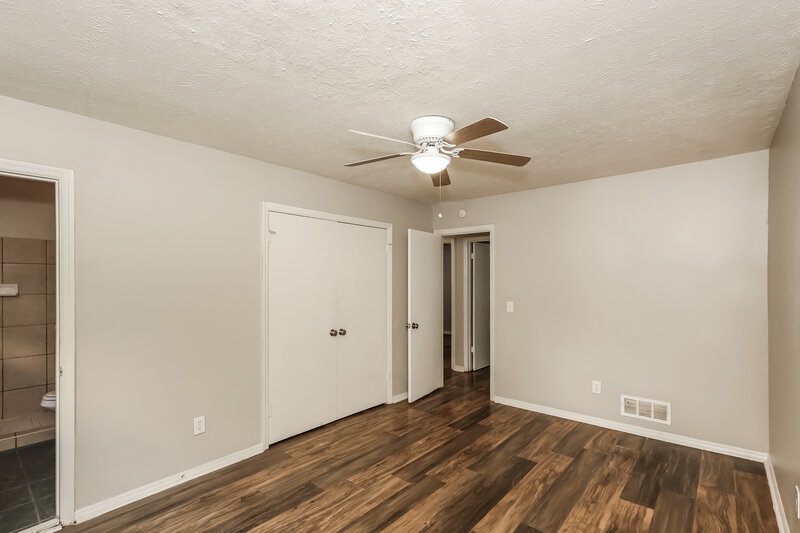 1,800/Mo, 4522 Doral Dr SW Atlanta, GA 30331 Main Bedroom View 2