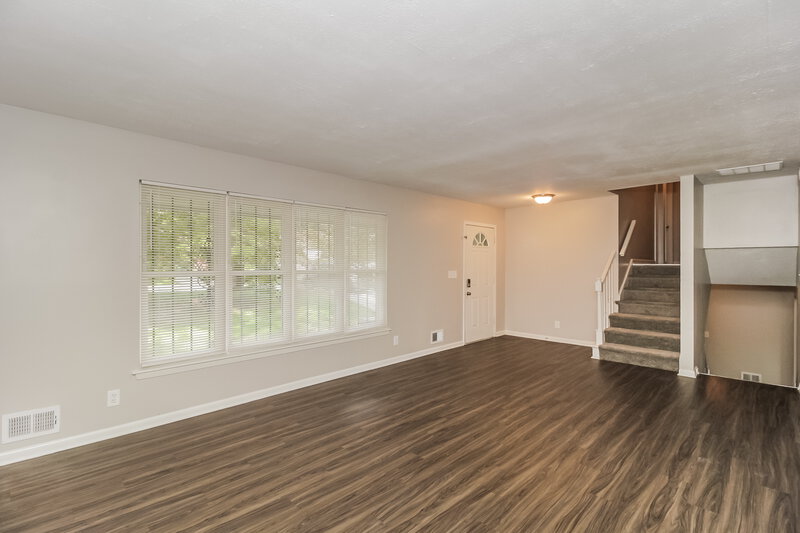 2,285/Mo, 4676 Pueblo Dr SW Atlanta, GA 30331 Living Room View 2